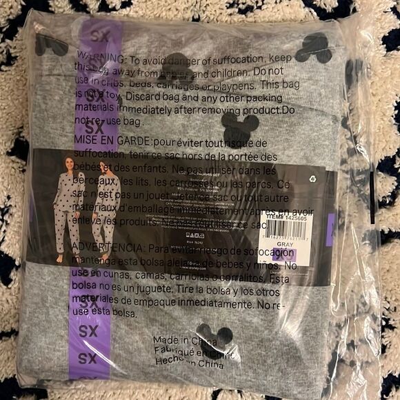 NWT Disney Mickey Character Ladies' 2-piece Lounge Set Sz XS NWT Grey & Black - Picture 7 of 7